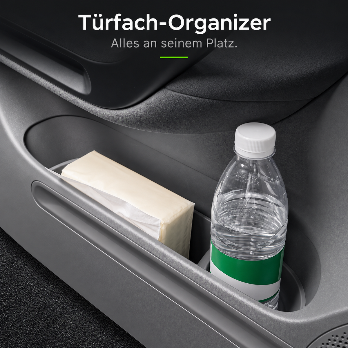 Dunkelgrauer Türfach-Organizer mit Wasserflasche und Taschentuchpackung in einer Autotür