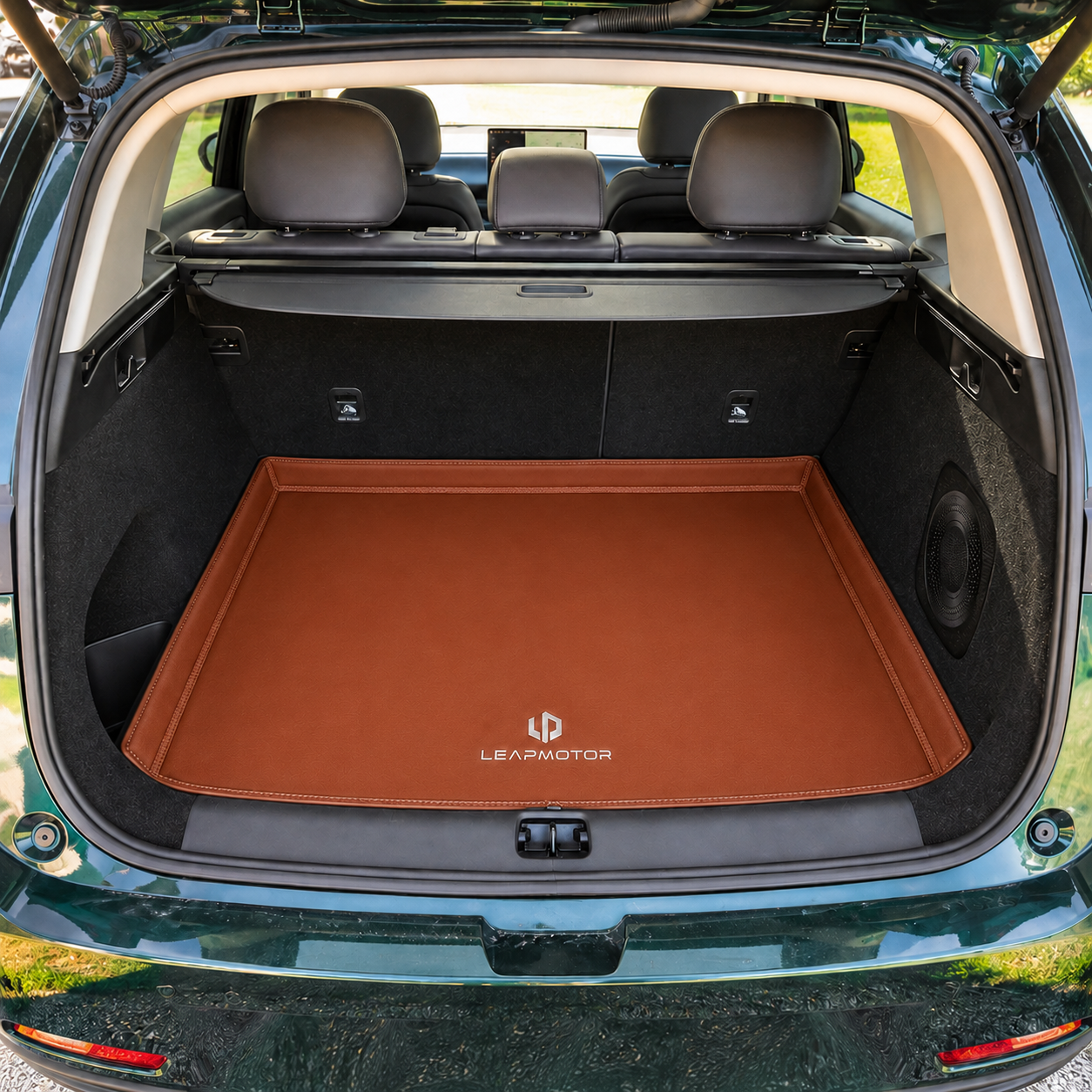 Premium-Kofferraummatte für Leapmotor C10 – Orange