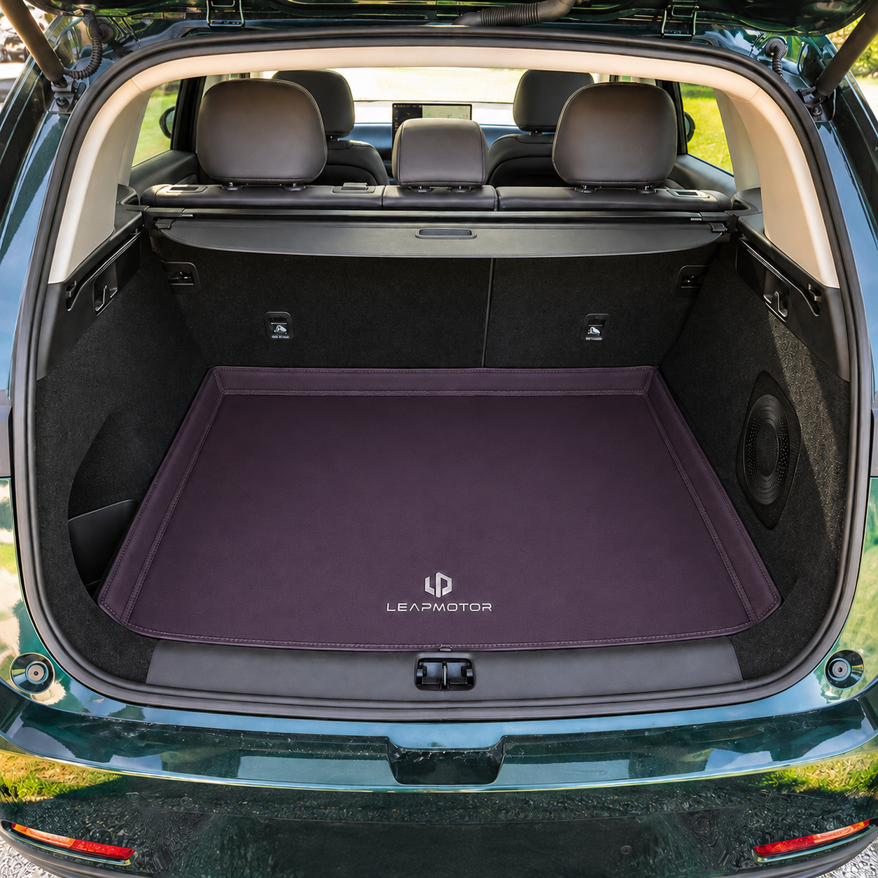 Premium-Kofferraummatte für Leapmotor C10 – Violett