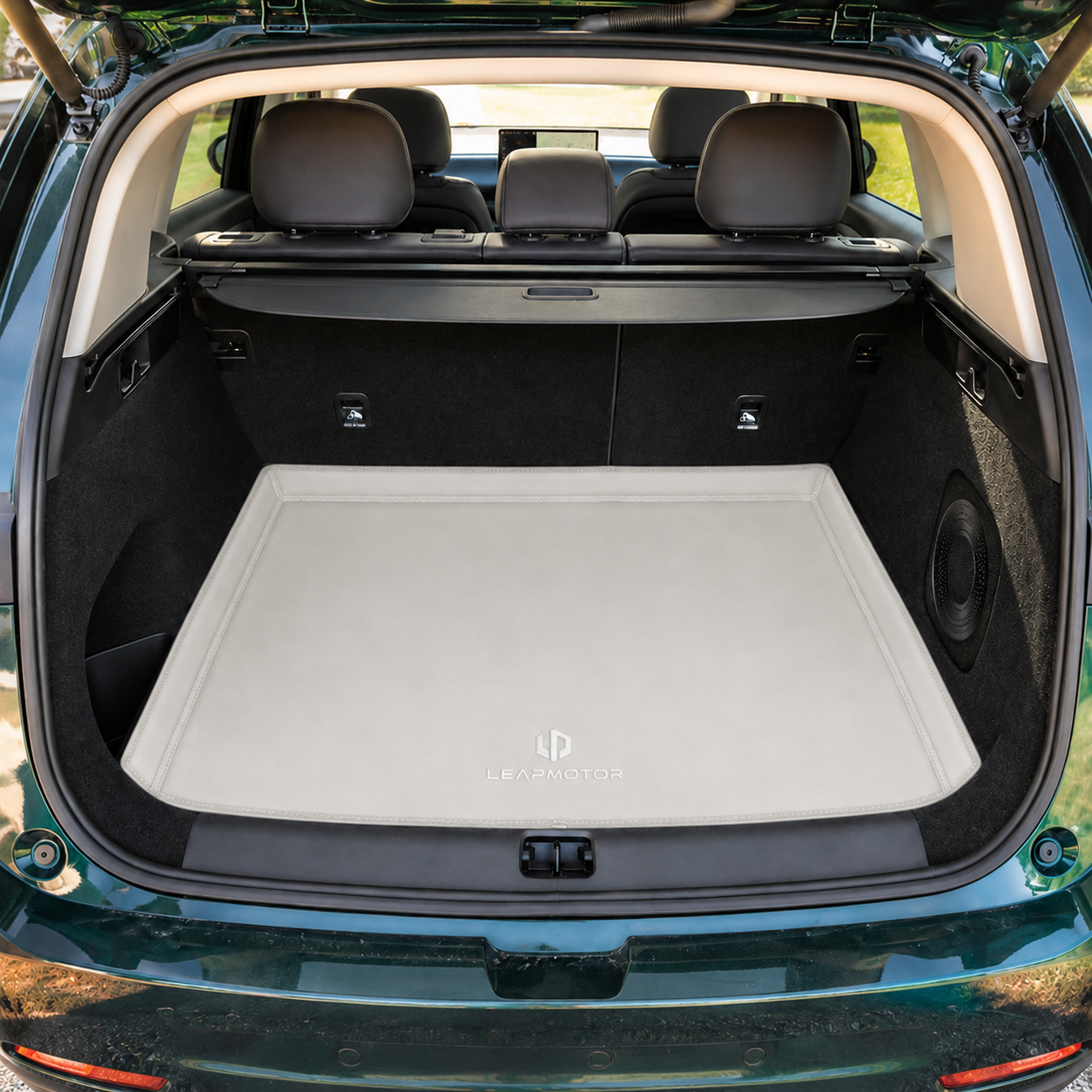 Premium-Kofferraummatte für Leapmotor C10 – Weiß